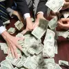 people grabbing money